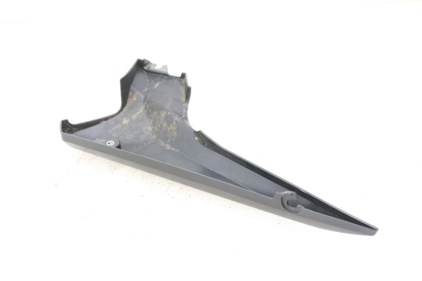 photo de LEFT UNDERSEAT PANEL YAMAHA XJ6 600 (2008 - 2016)