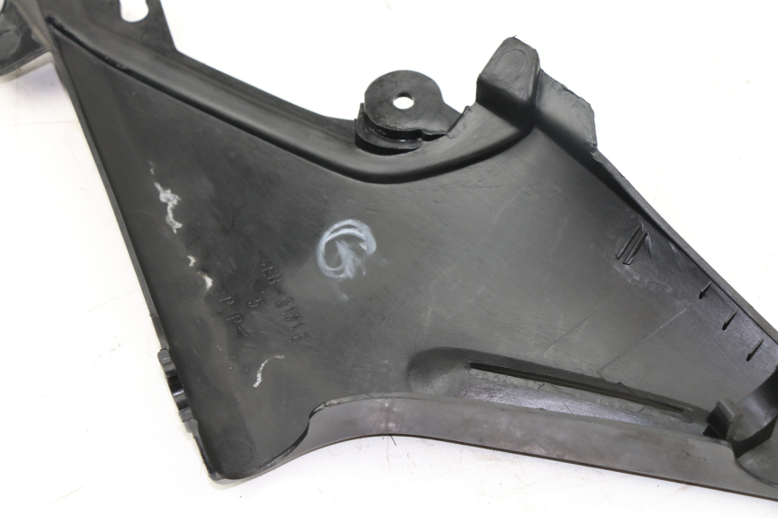 photo de LEFT UNDERSEAT PANEL YAMAHA XJS DIVERSION 600 (2000 - 2003)