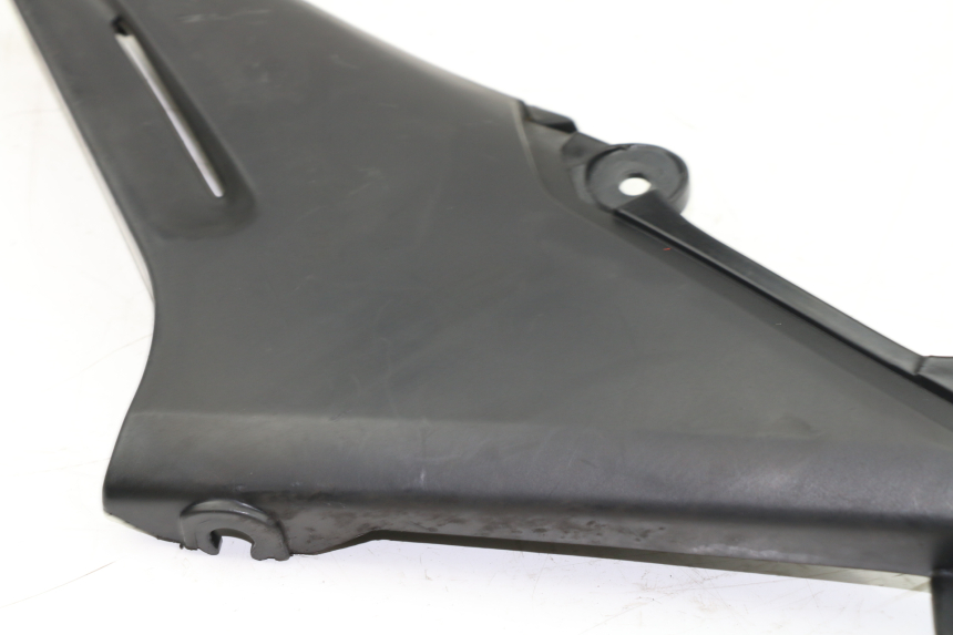 photo de LEFT UNDERSEAT PANEL YAMAHA XJS DIVERSION 600 (2000 - 2003)