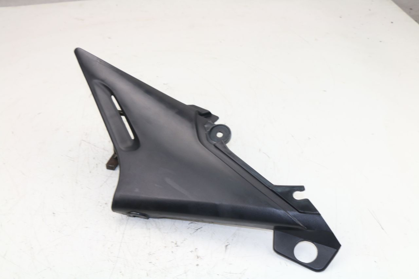 photo de LEFT UNDERSEAT PANEL YAMAHA XJS DIVERSION 600 (1997 - 1999)