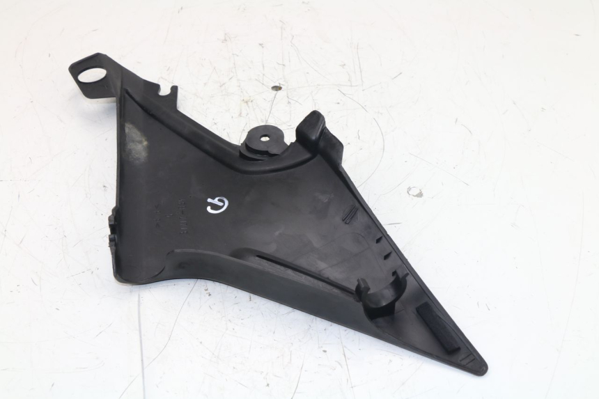 photo de LEFT UNDERSEAT PANEL YAMAHA XJS DIVERSION 600 (1997 - 1999)