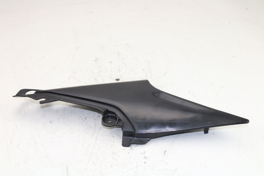 photo de LEFT UNDERSEAT PANEL YAMAHA XJS DIVERSION 600 (1997 - 1999)