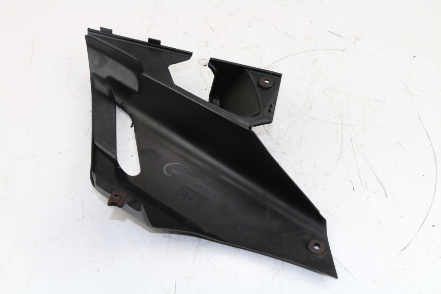 photo de LEFT UNDERSEAT PANEL YAMAHA XMAX X-MAX 125 (2006 - 2009)