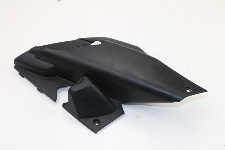 photo de LEFT UNDERSEAT PANEL YAMAHA XMAX X-MAX 125 (2006 - 2009)