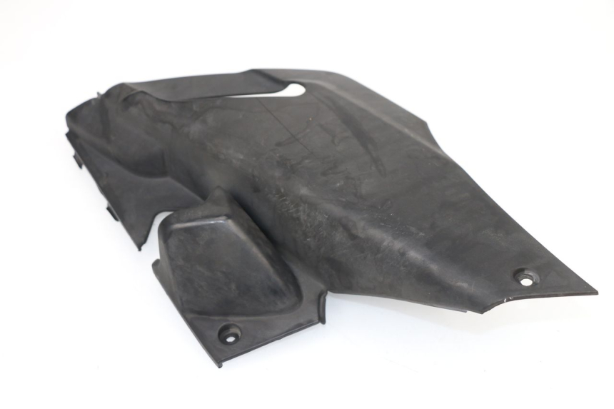 photo de LEFT UNDERSEAT PANEL YAMAHA XMAX X-MAX 125 (2006 - 2009)