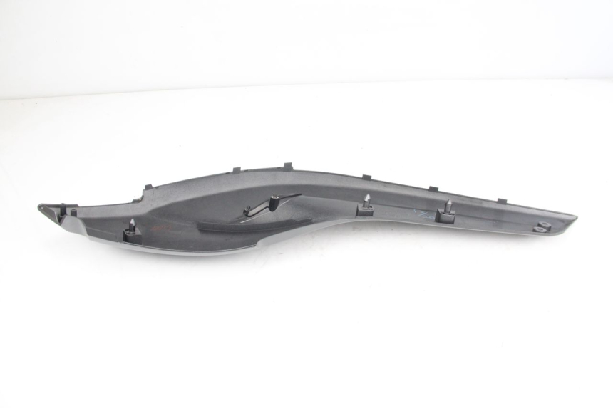 photo de LEFT UNDERSEAT PANEL YAMAHA XP T-MAX TMAX 500 (2008 - 2012)