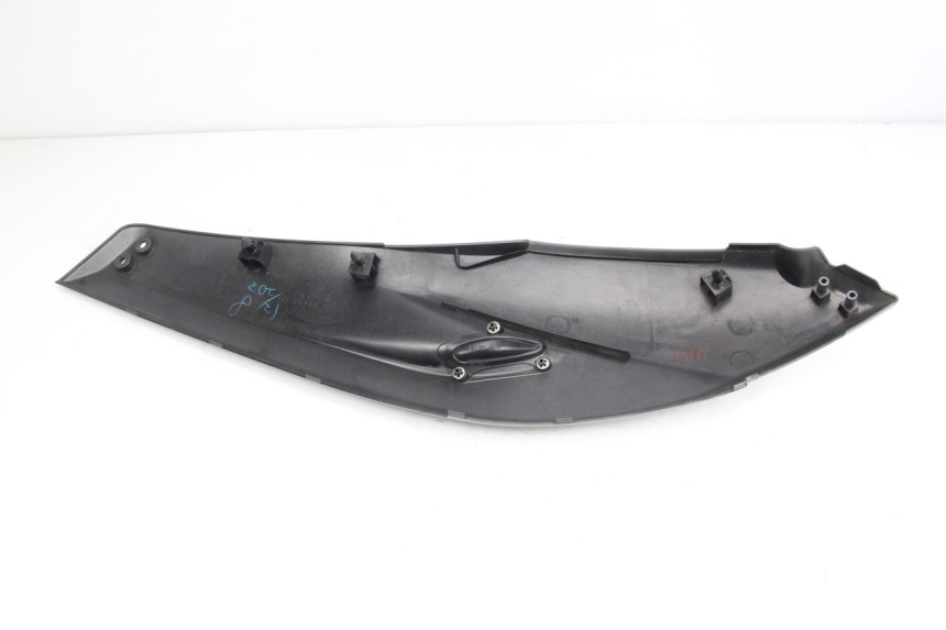 photo de LEFT UNDERSEAT PANEL YAMAHA XP T-MAX TMAX 500 (2008 - 2012)