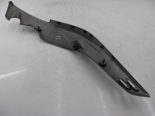 photo de LEFT UNDERSEAT PANEL YAMAHA XP T-MAX TMAX 500 (2004 - 2007)