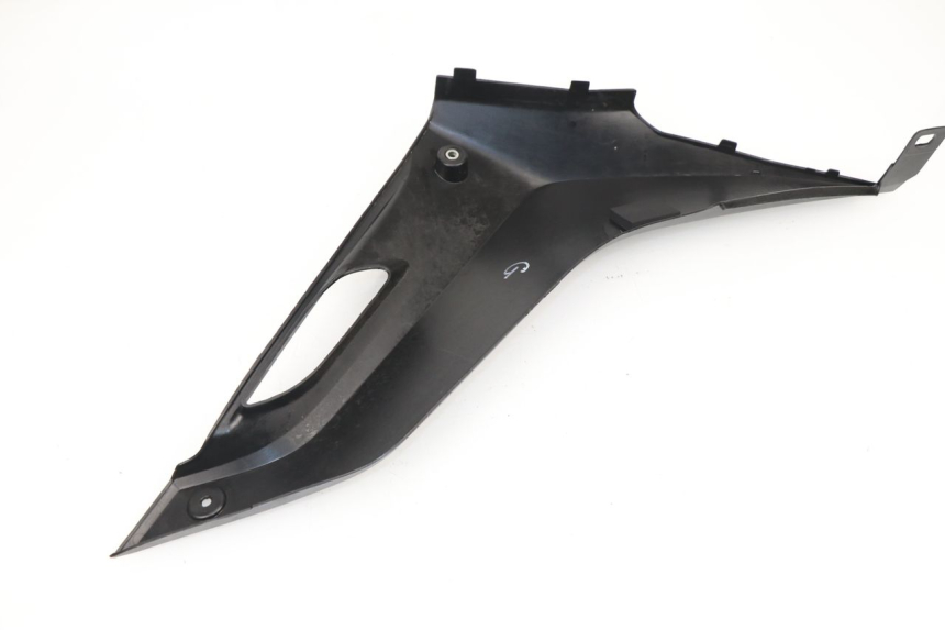 photo de LEFT UNDERSEAT PANEL YAMAHA YZF R 125 (2008 - 2013)