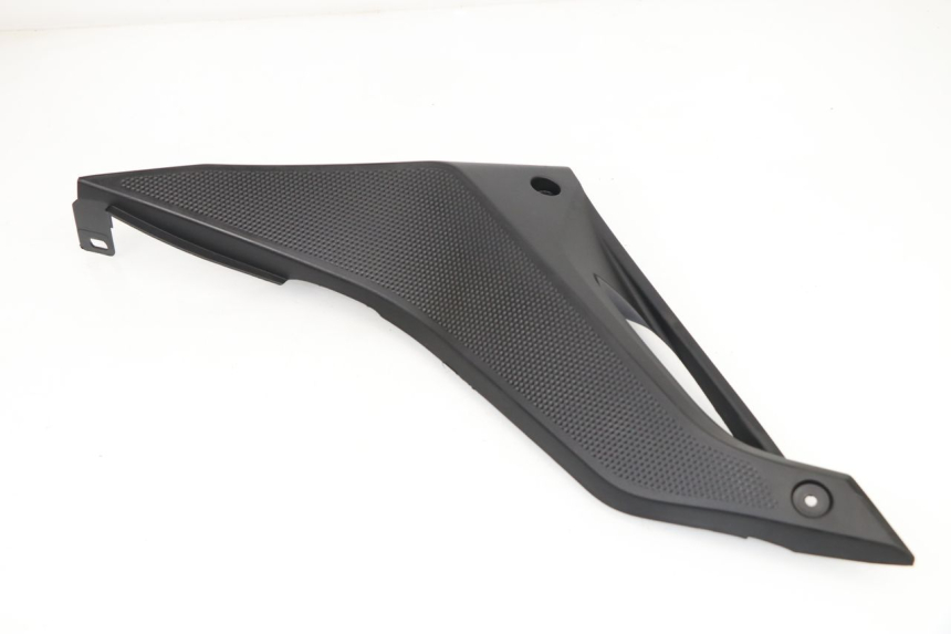 photo de LEFT UNDERSEAT PANEL YAMAHA YZF R 125 (2008 - 2013)