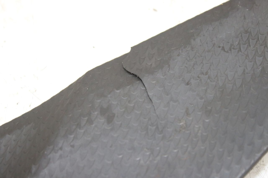 photo de LEFT UNDERSEAT COVER YAMAHA YZF R1 1000 (2007 - 2008)