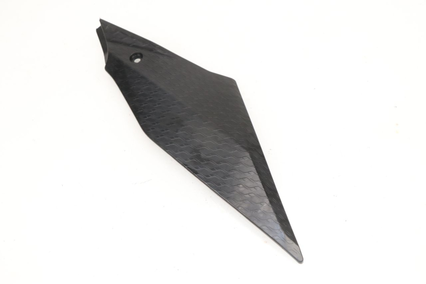 photo de LEFT UNDERSEAT PANEL YAMAHA YZF R1M R1 M 1000 (2015 - 2020)