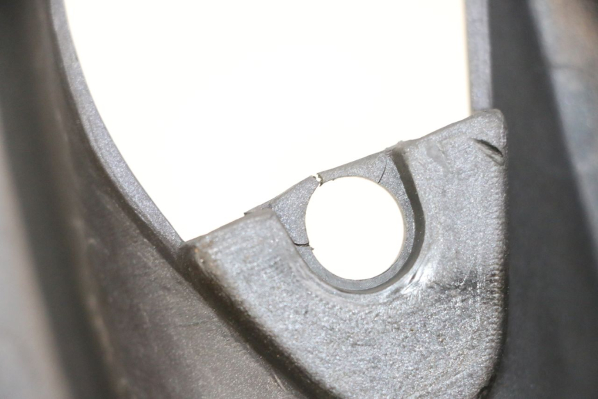 photo de LEFT UNDERSEAT PANEL KAWASAKI ZR 7 750 (1999 - 2001) - Zoom on usage condition