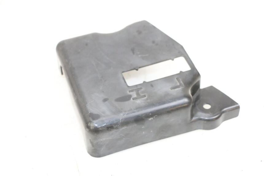 photo de UNDERSEAT PANEL KAWASAKI GPX R WARBIRD 600 (1988 - 1993) - Zoom on usage condition