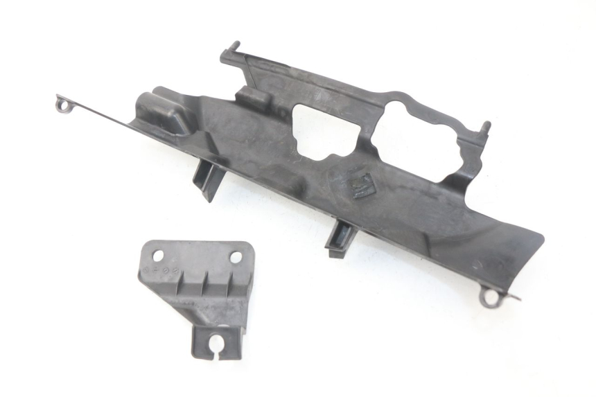 photo de UNDERSEAT PANEL SUZUKI GSX-R GSXR 750 (2011 - 2016)