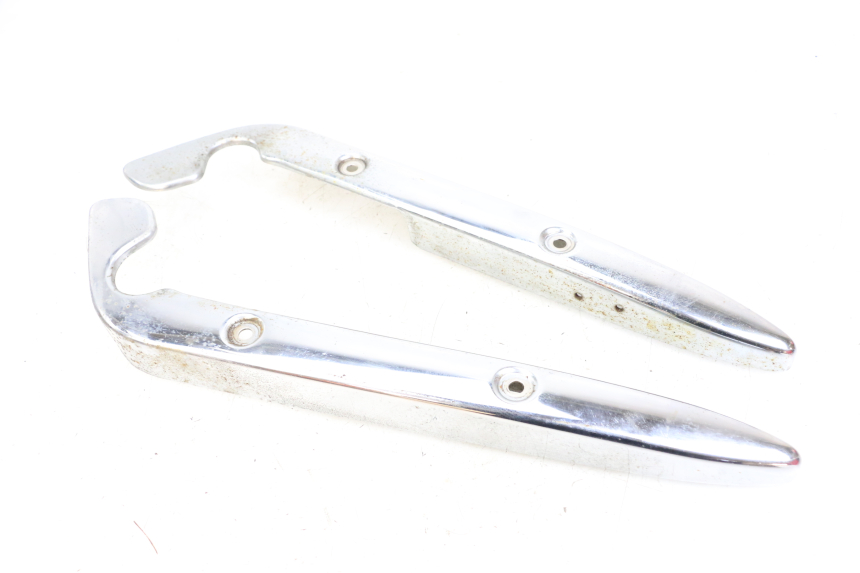 photo de UNDERSEAT PANEL SUZUKI GZ MARAUDER 125 (1998 - 2004)