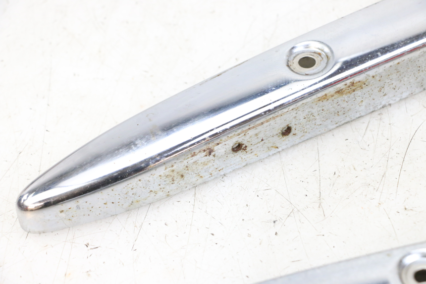 photo de UNDERSEAT PANEL SUZUKI GZ MARAUDER 125 (1998 - 2004)