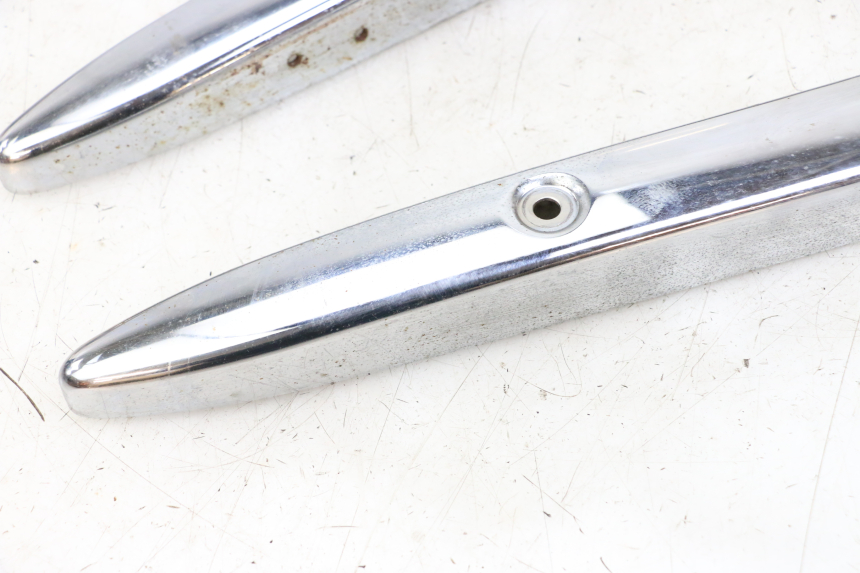 photo de UNDERSEAT PANEL SUZUKI GZ MARAUDER 125 (1998 - 2004)