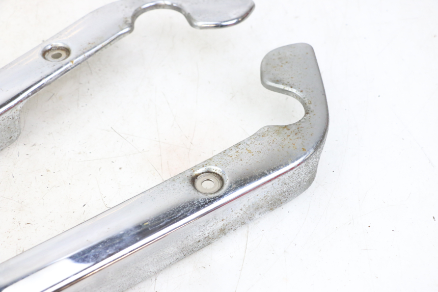 photo de UNDERSEAT PANEL SUZUKI GZ MARAUDER 125 (1998 - 2004)