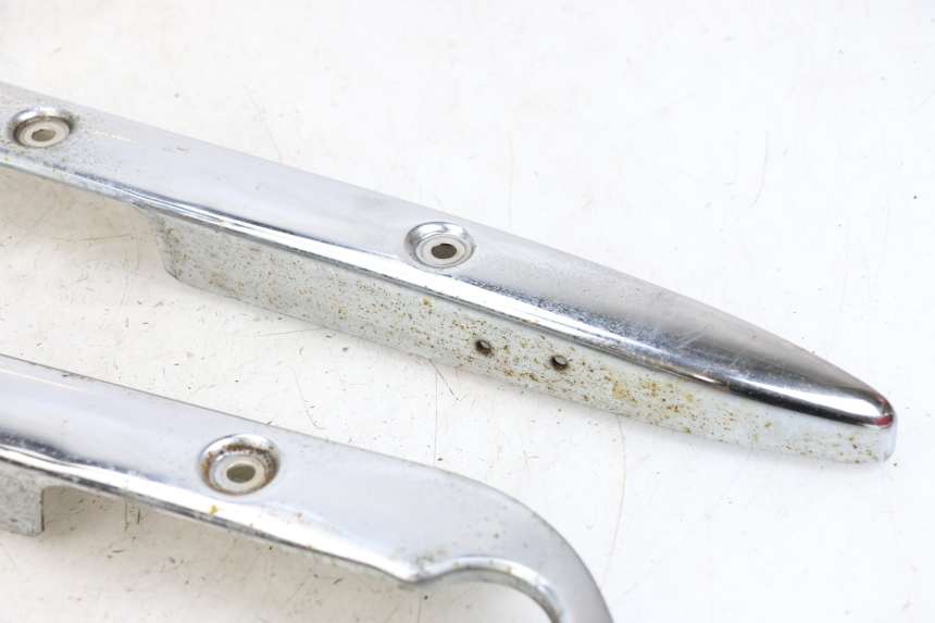 photo de UNDERSEAT PANEL SUZUKI GZ MARAUDER 125 (1998 - 2004)