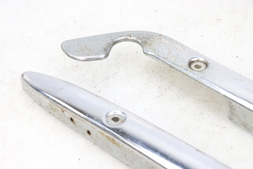 photo de UNDERSEAT PANEL SUZUKI GZ MARAUDER 125 (1998 - 2004)