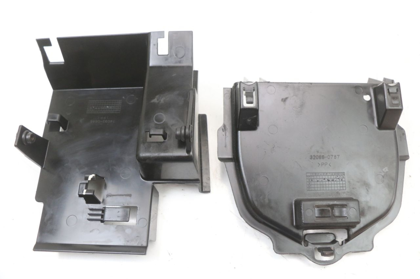 photo de UNDERSEAT PANEL KAWASAKI NINJA 400 (2018 - 2023)