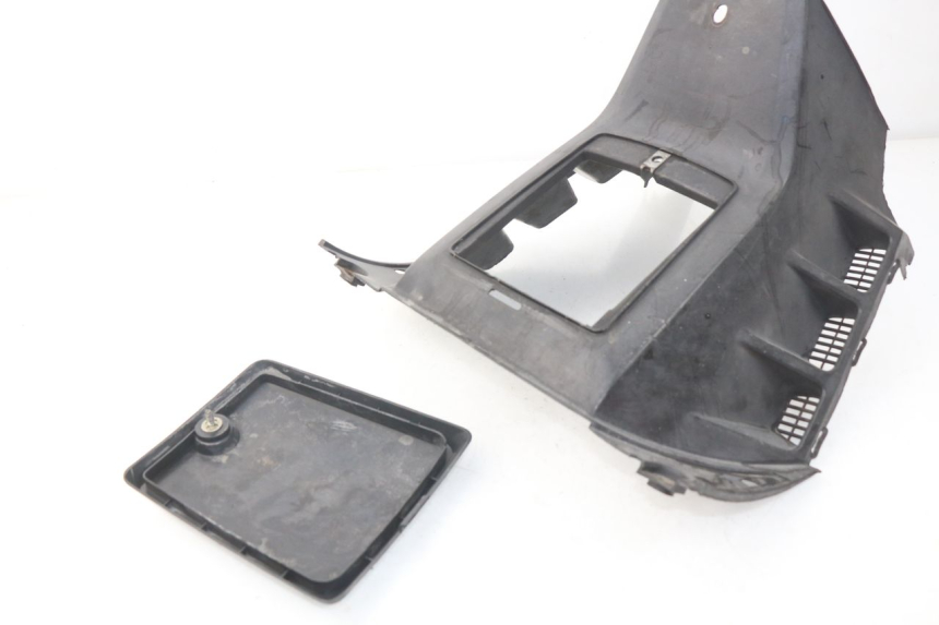 photo de UNDERSEAT PANEL PEUGEOT SX 80 (1986 - 1995)