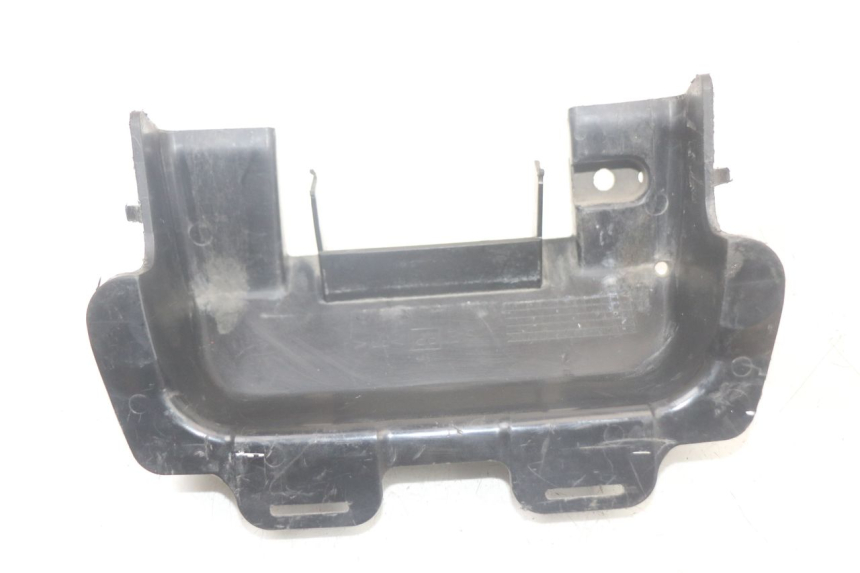 photo de UNDERSEAT COVER SUZUKI SV N 650 (1999 - 2002)