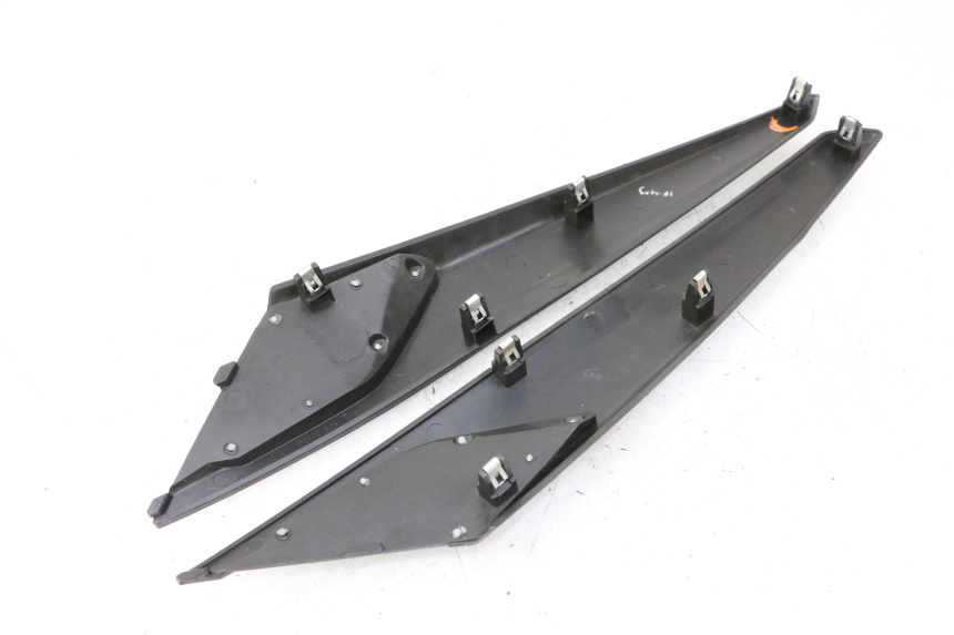 photo de UNDERSEAT COVER APRILIA SXR 50 (2021 - 2023)