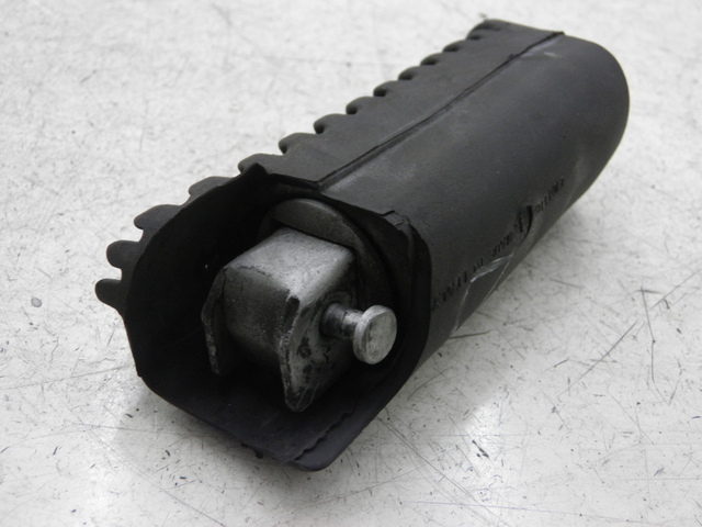 photo de REAR RIGHT FOOTREST APRILIA LEONARDO 125 (1999 - 2001)