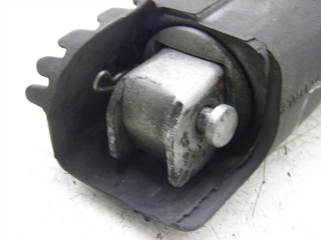 photo de REAR RIGHT FOOTREST APRILIA LEONARDO 125 (1999 - 2001)