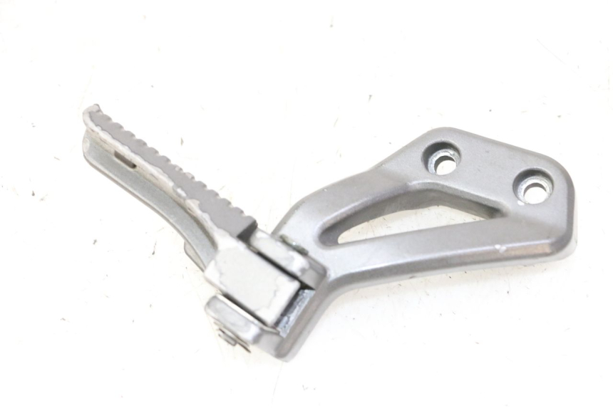 photo de REAR RIGHT FOOTREST ORCAL CAVARO 4T 50 (2019 - 2023)