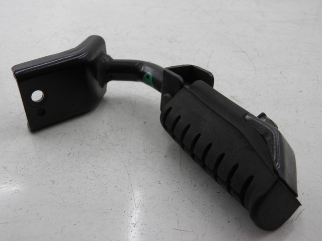 photo de REAR RIGHT FOOTREST DAELIM S2 FI 125 (2008 - 2017)