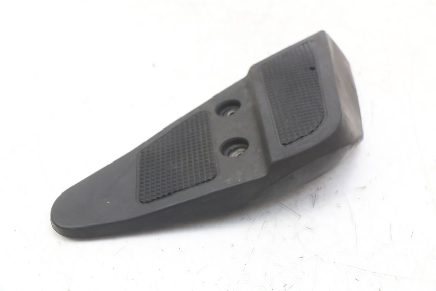 photo de RIGHT REAR FOOTPEG HONDA FES PANTHEON 2T 125 (1998 - 2002)