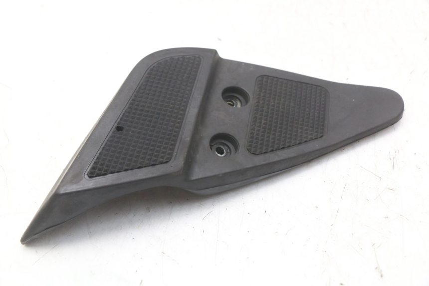 photo de RIGHT REAR FOOTPEG HONDA FES PANTHEON 2T 125 (1998 - 2002)