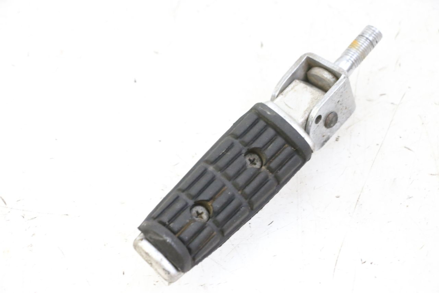 photo de REAR RIGHT FOOTREST YAMAHA FJ 36Y 1100 (1984 - 1985)