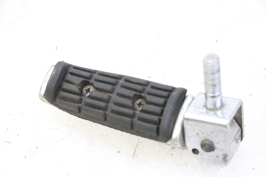 photo de REAR RIGHT FOOTREST YAMAHA FJ 36Y 1100 (1984 - 1985)