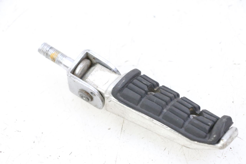 photo de REAR RIGHT FOOTREST YAMAHA FJ 36Y 1100 (1984 - 1985)