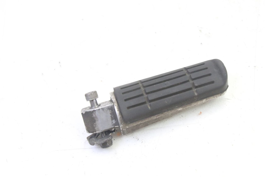 photo de REAR RIGHT FOOTREST YAMAHA FZ6 FAZER S2 600 (2007 - 2011)