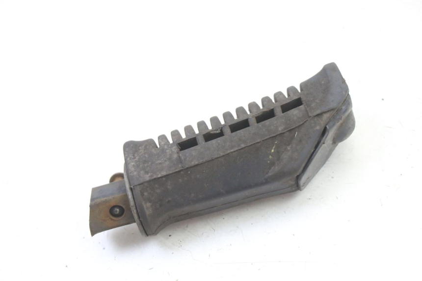 photo de REAR RIGHT FOOTREST SUZUKI GS GSE 500 (2001 - 2003)