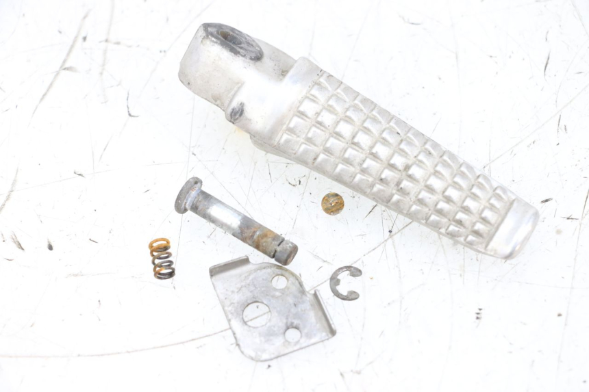 photo de REAR RIGHT FOOTREST SUZUKI GSXR GSX-R 1000 (2003 - 2004) - Main view