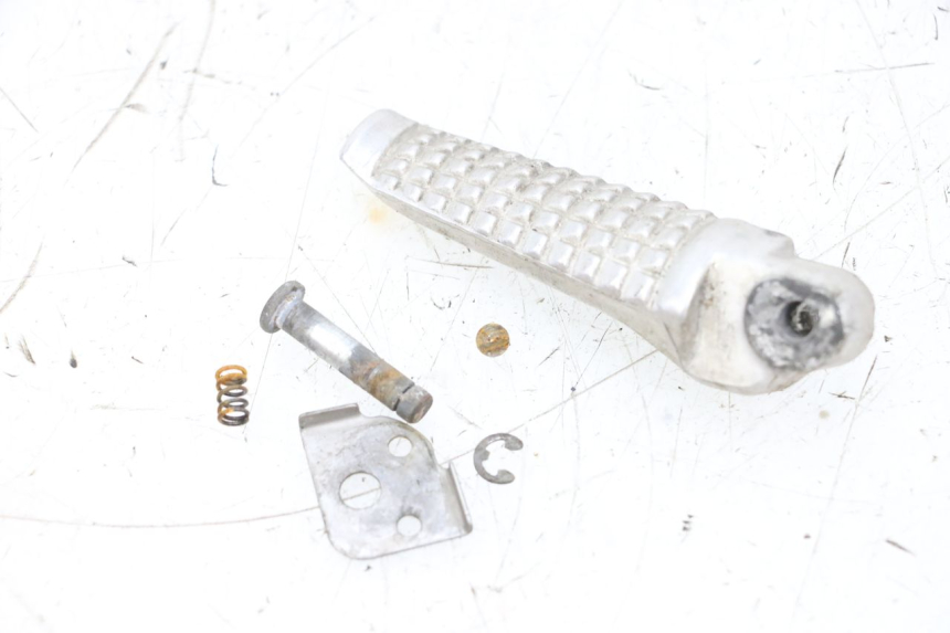 photo de REAR RIGHT FOOTREST SUZUKI GSXR GSX-R 1000 (2003 - 2004) - Product overview