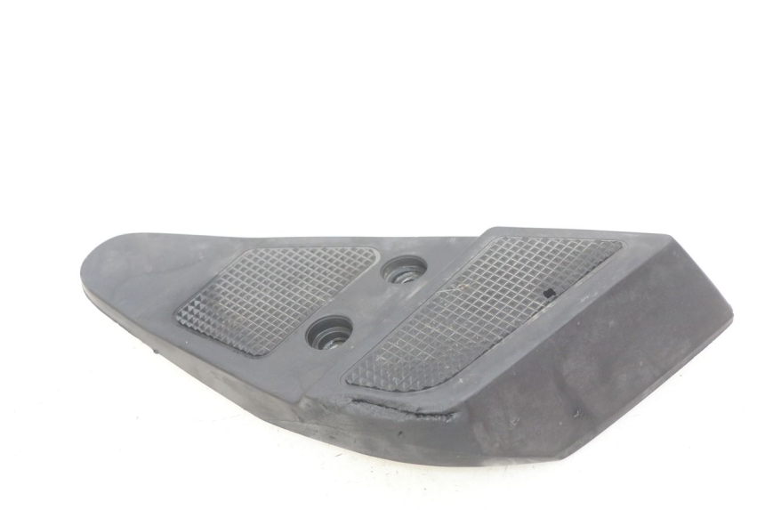 photo de RIGHT REAR FOOTPEG HONDA FES PANTHEON 2T 125 (1998 - 2002)