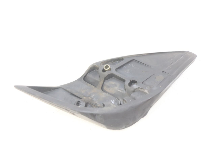 photo de RIGHT REAR FOOTPEG HONDA FES PANTHEON 2T 125 (1998 - 2002)