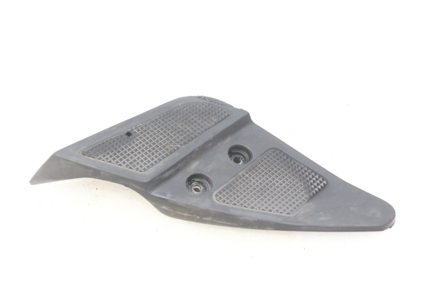 photo de RIGHT REAR FOOTPEG HONDA FES PANTHEON 2T 125 (1998 - 2002)