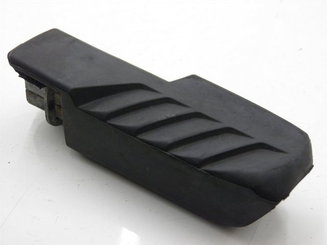 photo de REAR RIGHT FOOTREST HONDA FES S-WING SWING 125 (2007 - 2015)