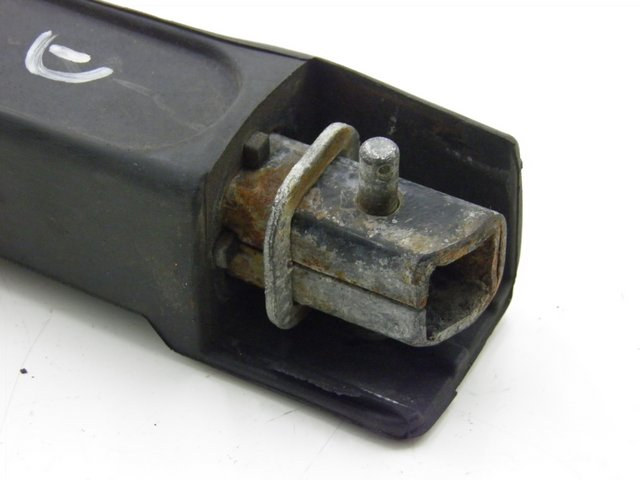 photo de REAR RIGHT FOOTREST HONDA FES S-WING SWING 125 (2007 - 2015)