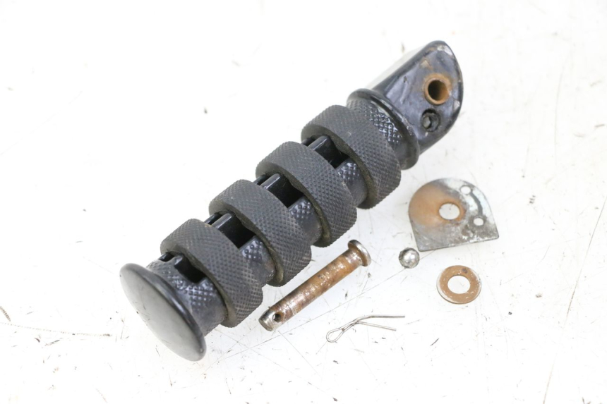 photo de REAR RIGHT FOOTREST KEEWAY K-LIGHT KLIGHT 125 (2018 - 2025)