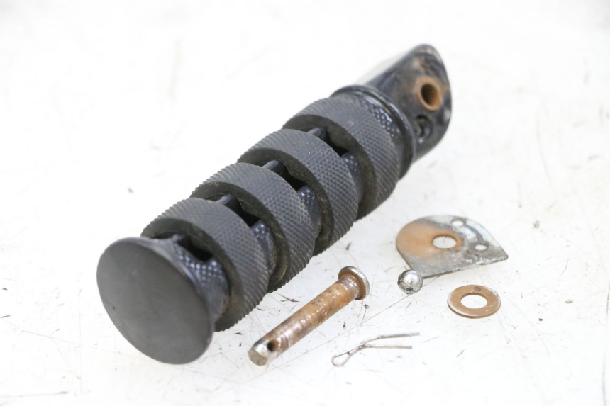 photo de REAR RIGHT FOOTREST KEEWAY K-LIGHT KLIGHT 125 (2018 - 2025)