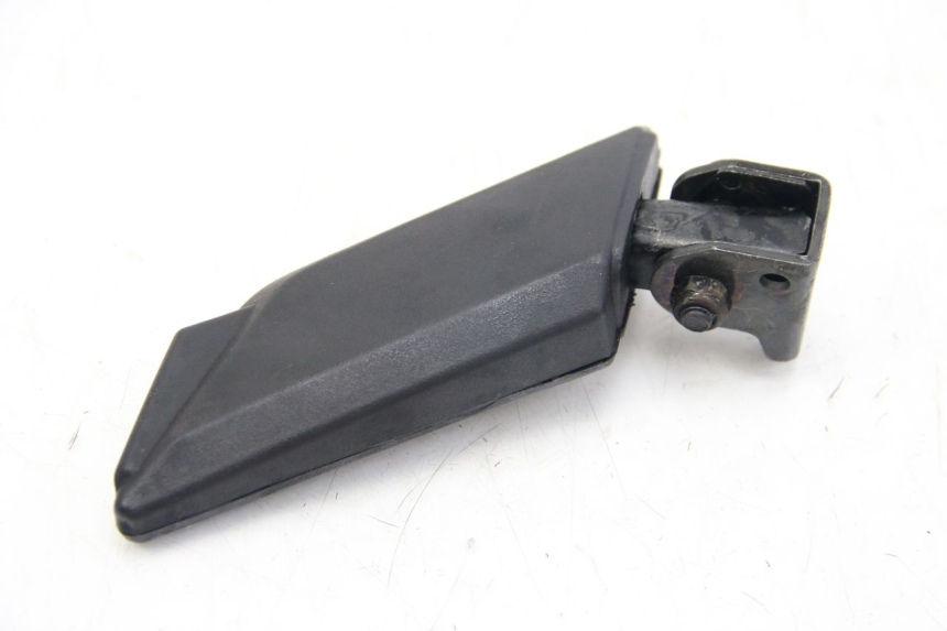 photo de REAR RIGHT FOOTREST PEUGEOT KISBEE 2T 50 (2018 - 2022)